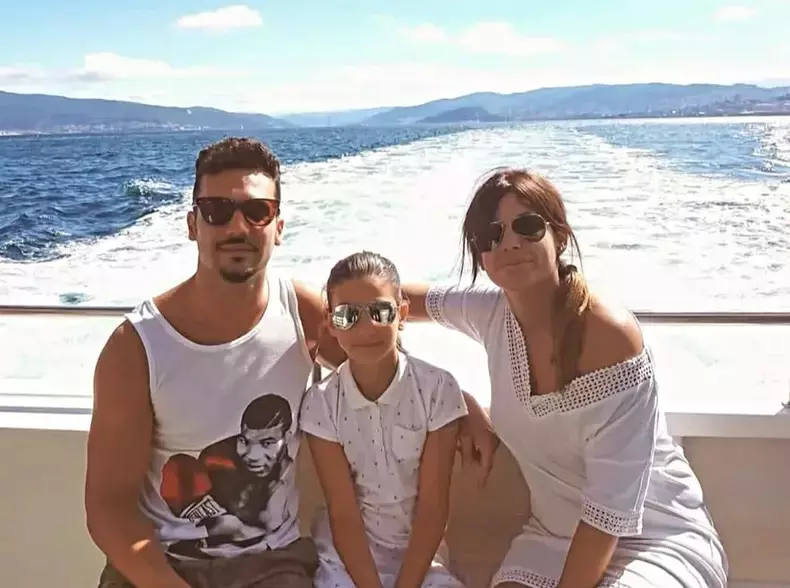 isabel-si-claudiu-de-la-insula-iubirii-fiica2-2