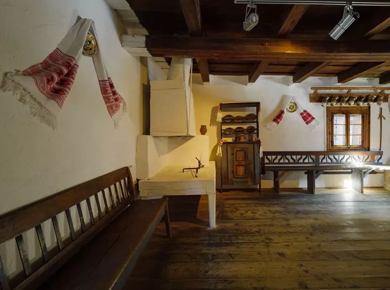 ROventura-Kanal-D.-George-Mihai-si-Andreea-Stravoiu-ajung-in-locuri-de-basm-din-Tara-Motilor-7