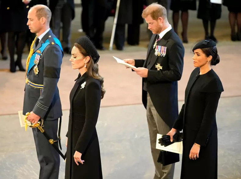 Secretul lui Kate Middleton: de ce ea a reușit să se adapteze vieții regale, iar Meghan Markle a dat greș