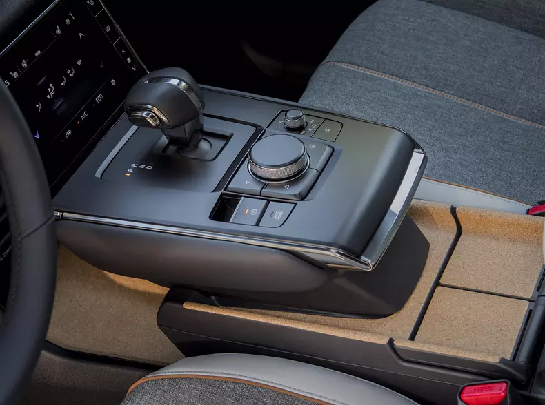 2022_mazda_mx-30_int_14