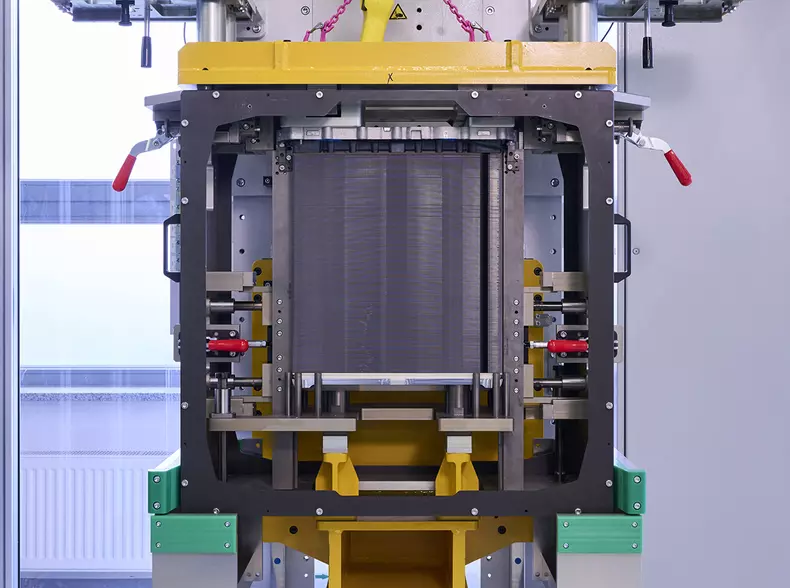 P90476206_highRes_fuel-cell-system-pro