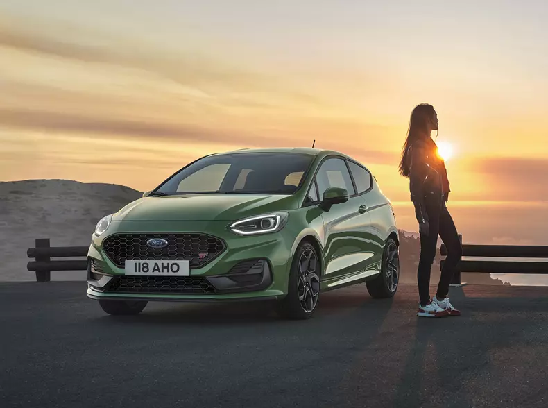 2021_FORD_FIESTA_ST_01