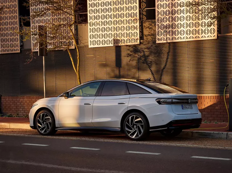 Volkswagen-ID.7-2024-1600-14