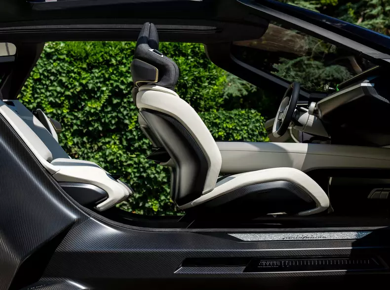 Pininfarina-Pura_Vision_Concept-2023-1600-1b