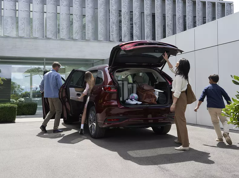 2024_mazda_cx-80_ar_still_25_unti