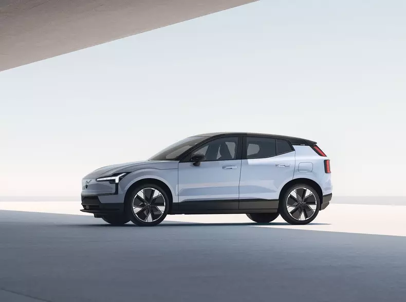 Volvo-EX30-2025-1600-09