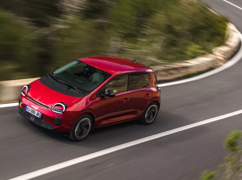 Renault-Twingo_E-Tech_EV-2027-HD-aab2769f1c333b393260b2bf656471a832bcc0978