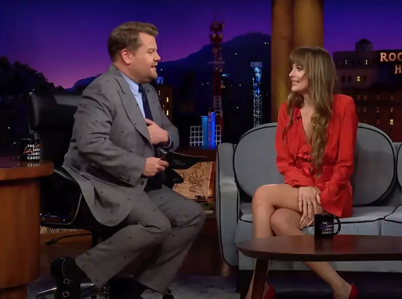 Momentul stânjenitor trăit de Dakota Johnson în direct la tv: „Nimic din ce n-a văzut deja toată lumea”