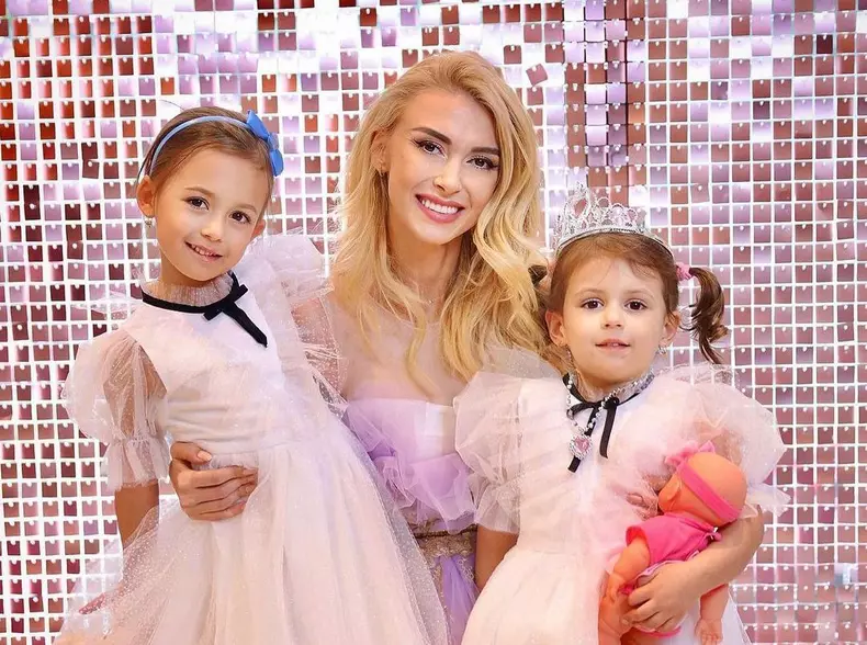Andreea Bălan, prima melodie alături de fiica ei Ella 