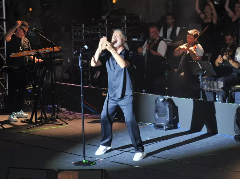 Özcan Deniz (1)