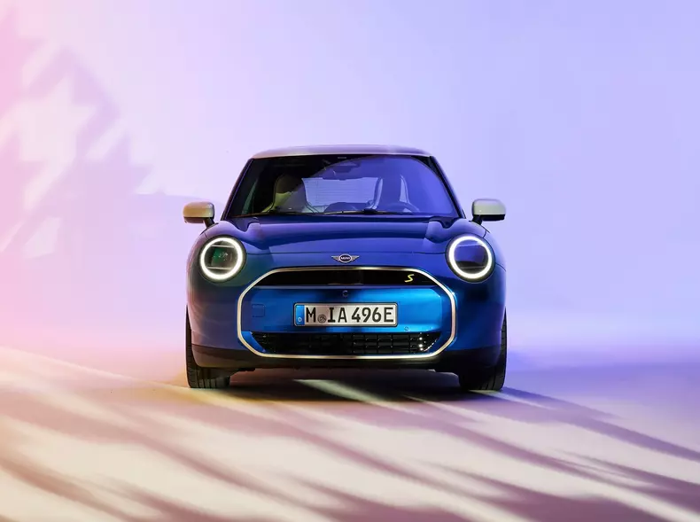 Mini-Cooper_SE-2024-1600-14