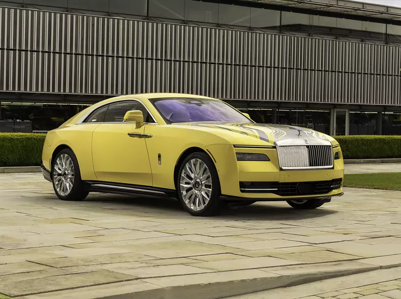 P90563697_highRes_rolls-royce-spectre-