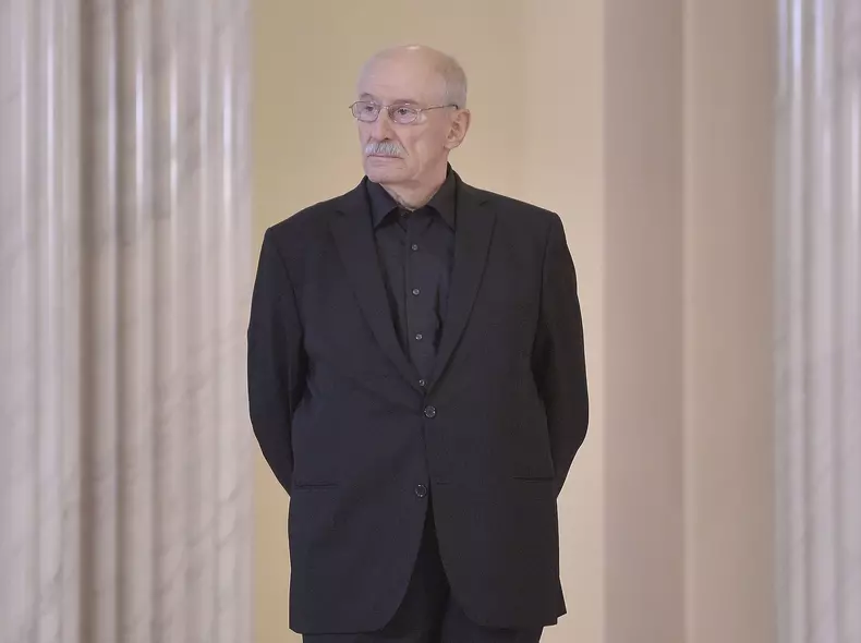 BUCURESTI - PALATUL COTROCENI - DECORARE - VICTOR REBENCIUC