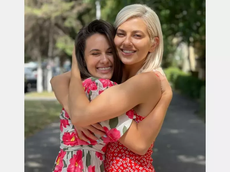 Cum-arata-surorile-Lidiei-Buble-14