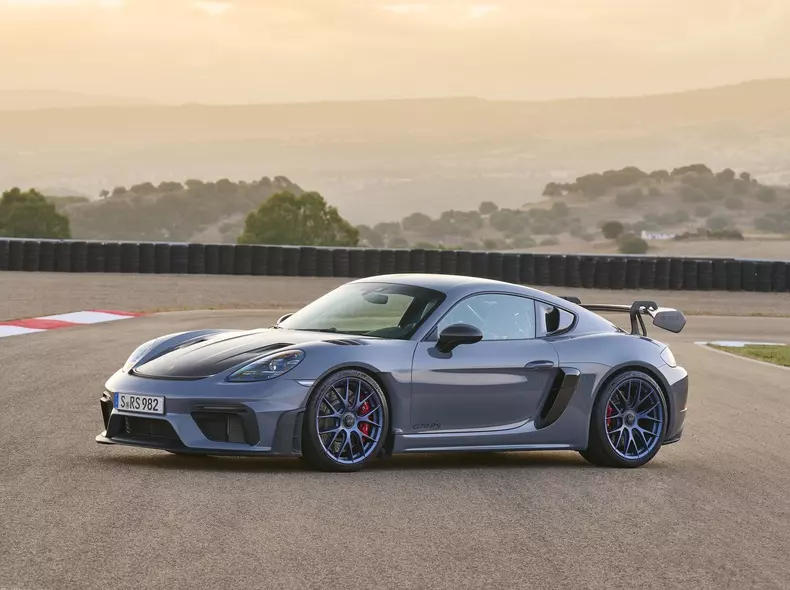 Porsche-718_Cayman_GT4_RS-2022-1600-04