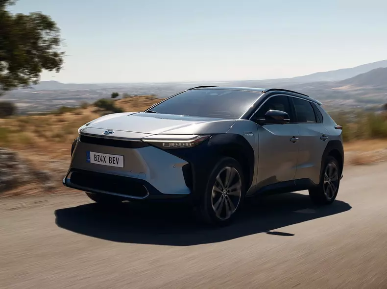 Toyota-bZ4X_17