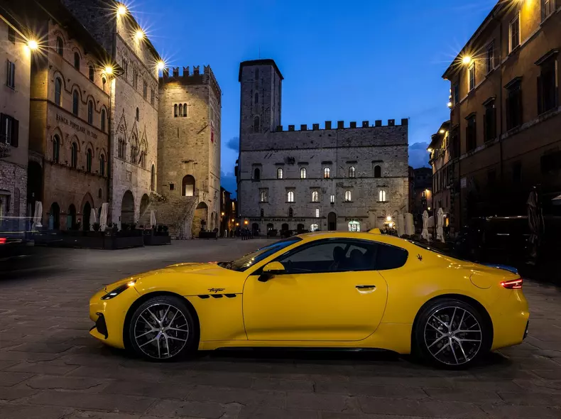 Maserati-GranTurismo-2023-1600-40