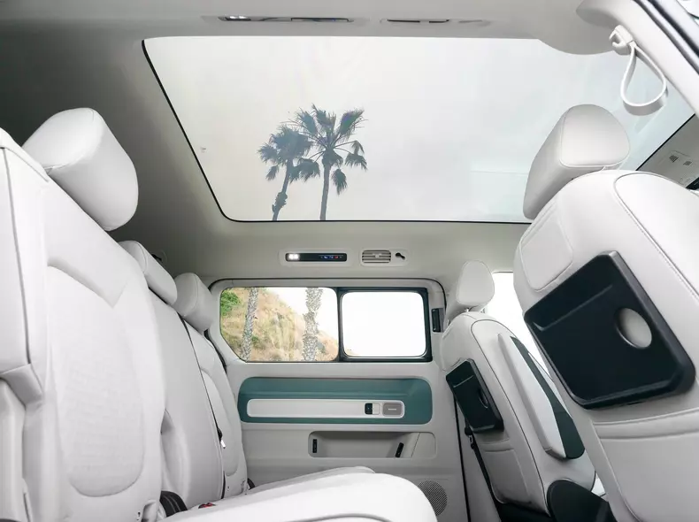 Volkswagen-ID_Buzz_LWB-2024-1600-38