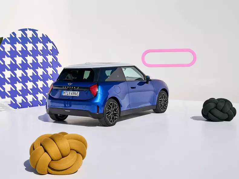 Mini-Cooper_SE-2024-1600-13