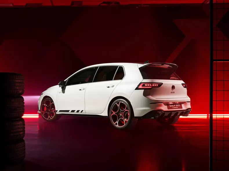Volkswagen-Golf_GTI_Clubsport-2025-1600-0f