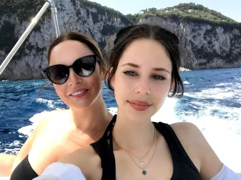 andreea marin si violeta (1)