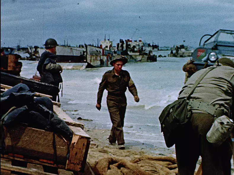 british-soldier-on-beach
