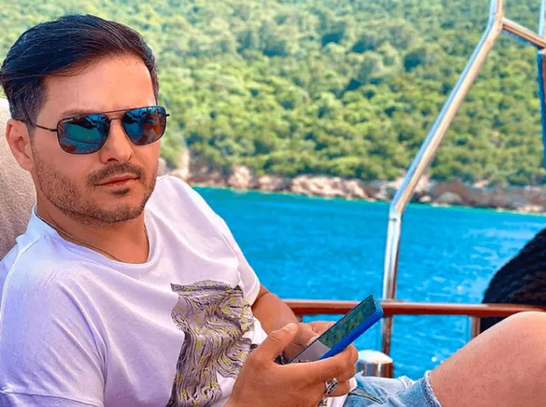 4598d8f4fdef49cd64898fec511e949d