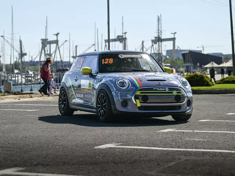 P90463021_highRes_mimi-evo-first-roman