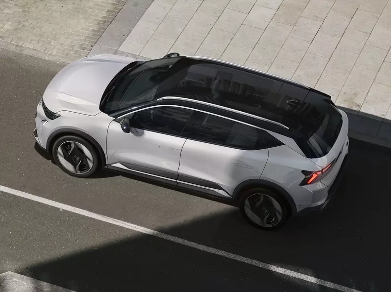 Renault-Scenic_E-Tech-2024-1600-05