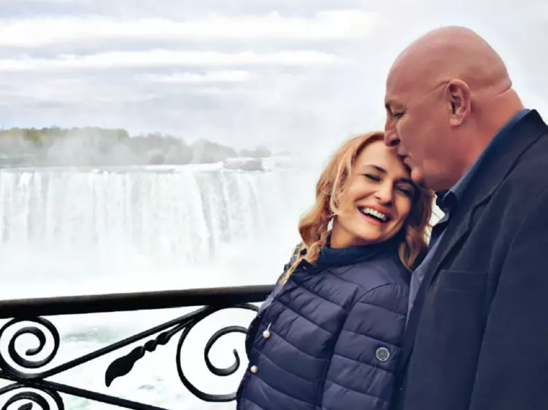 Iulia Dumitru și Bebe Cotimanis s-au pozat în America