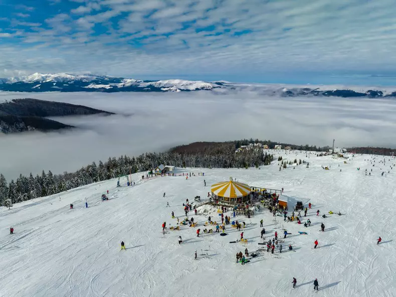 ROventura, 11 februarie 2023. Călătorie fascinantă prin Munții Retezat, spre perla de gheață a Hunedoarei