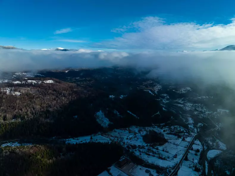 ROventura, 11 februarie 2023. Călătorie fascinantă prin Munții Retezat, spre perla de gheață a Hunedoarei