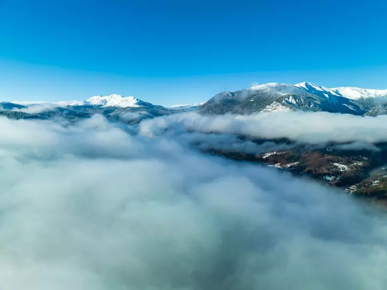 ROventura, 11 februarie 2023. Călătorie fascinantă prin Munții Retezat, spre perla de gheață a Hunedoarei