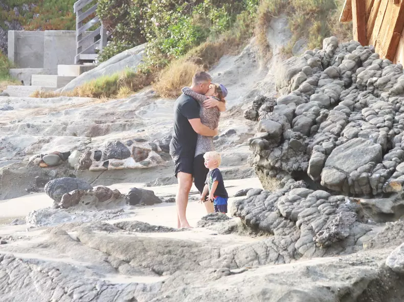 Renee Zellweger passionately kisses new boyfriend Ant Anstead