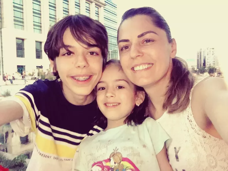 nina cu copiii