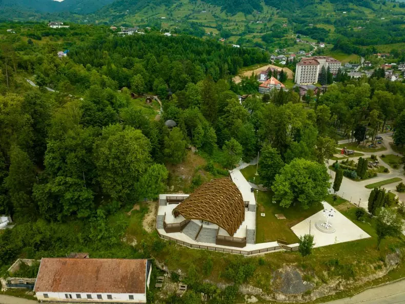 ROventura, 2 septembrie 2023. Călătorie de poveste la poalele Munților Rodnei, la Sângeorz-Băi