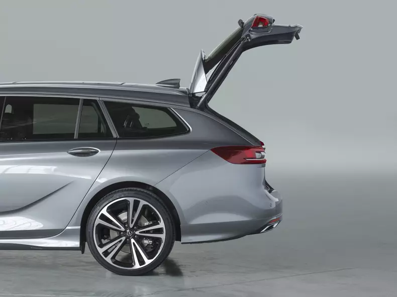 Opel-Insignia-Sports-Tourer-305423