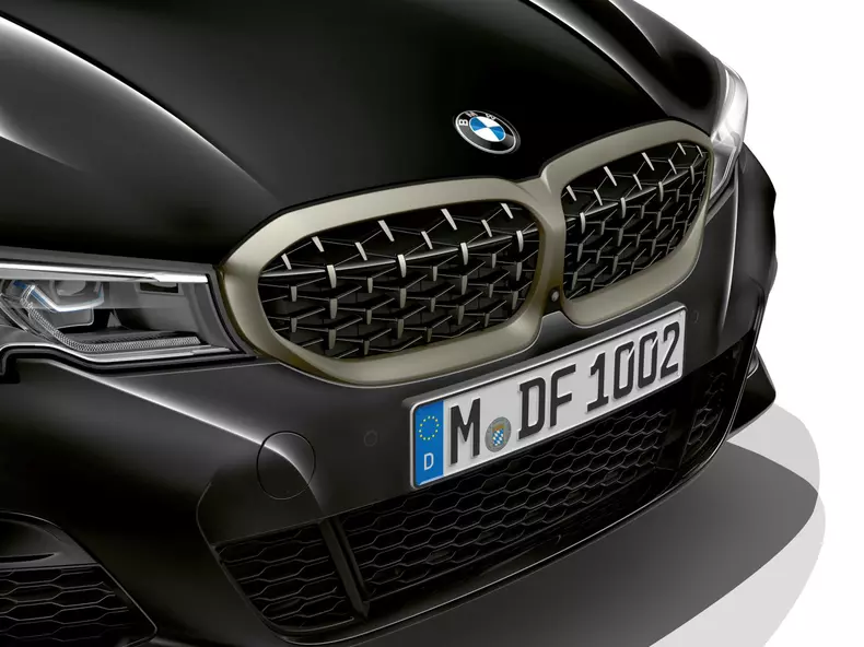 P90323747_highRes_the-all-new-bmw-3-se