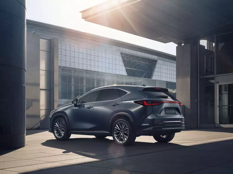 Lexus NX 350h si Lexus NX450h+ 34