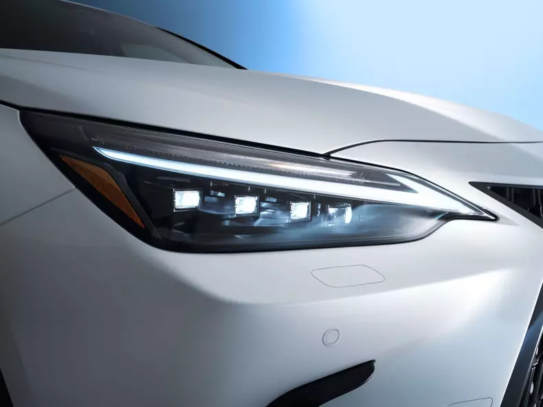 Lexus NX 350h si Lexus NX450h+ 44