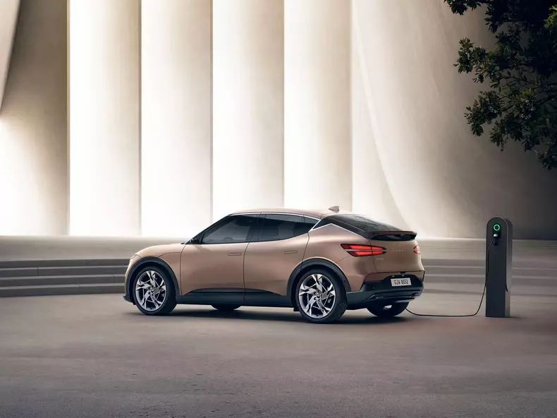 Genesis-GV60-2022-1600-13