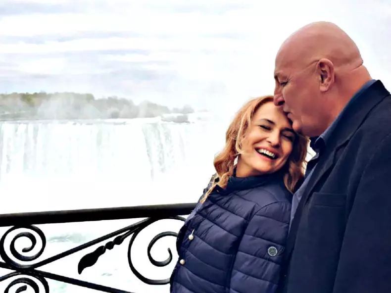 bebe-cotimanis-si-iubita-1024x767