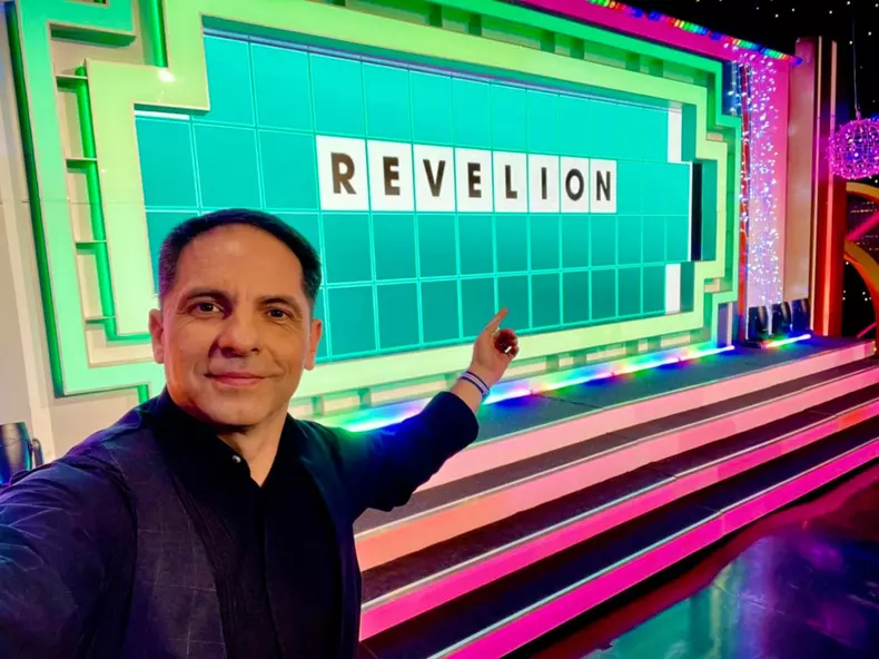 REVELIONUL DAN NEGRU