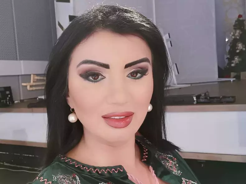 adriana-bahmuteanu-1