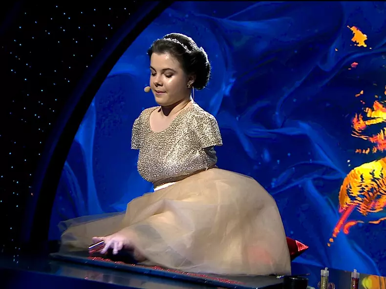 lorelai-mosnegutu-s-a-indragostit.-castigatoarea-de-la-romanii-au-talent-e-fericita-pana-peste-cap-exclusiv-2