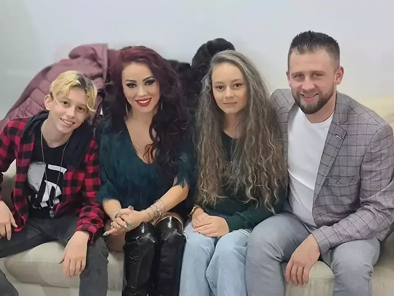 larisa-dragulescu-si-familia-2