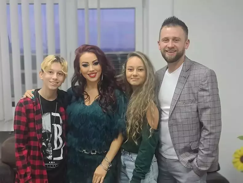 larisa-dragulescu-si-familia-3