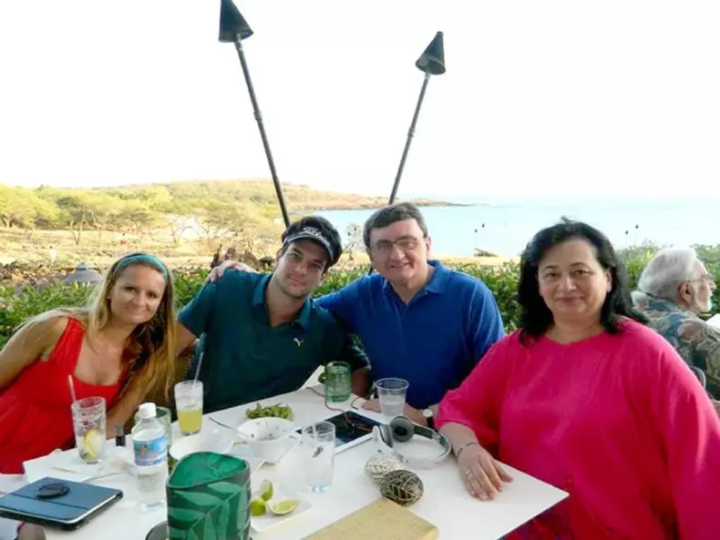 victor-ciorbea-familie-1024x768-1