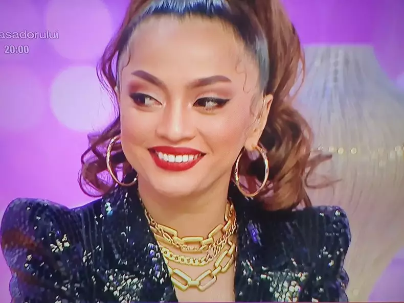 Mihai-Mitoseru-si-Bella-Santiago-Teo-Show-3