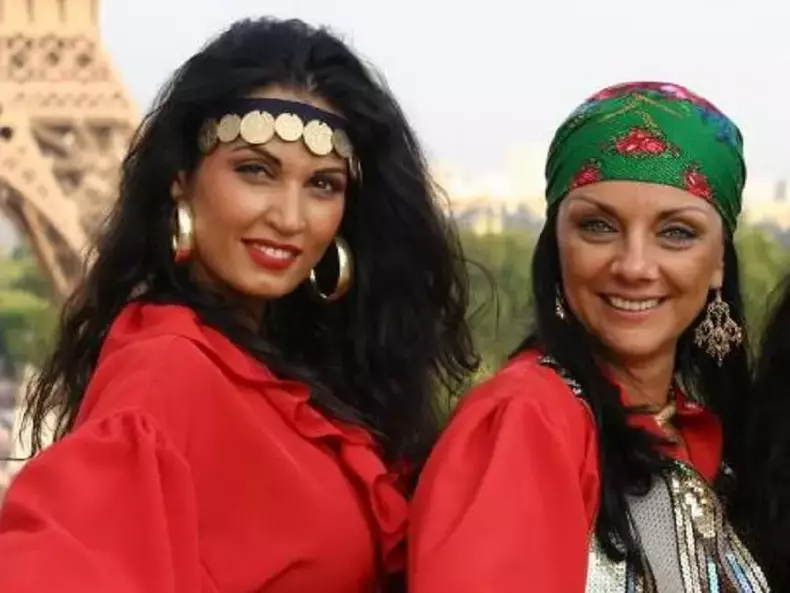 Cine-este-Carmen-Tanase-